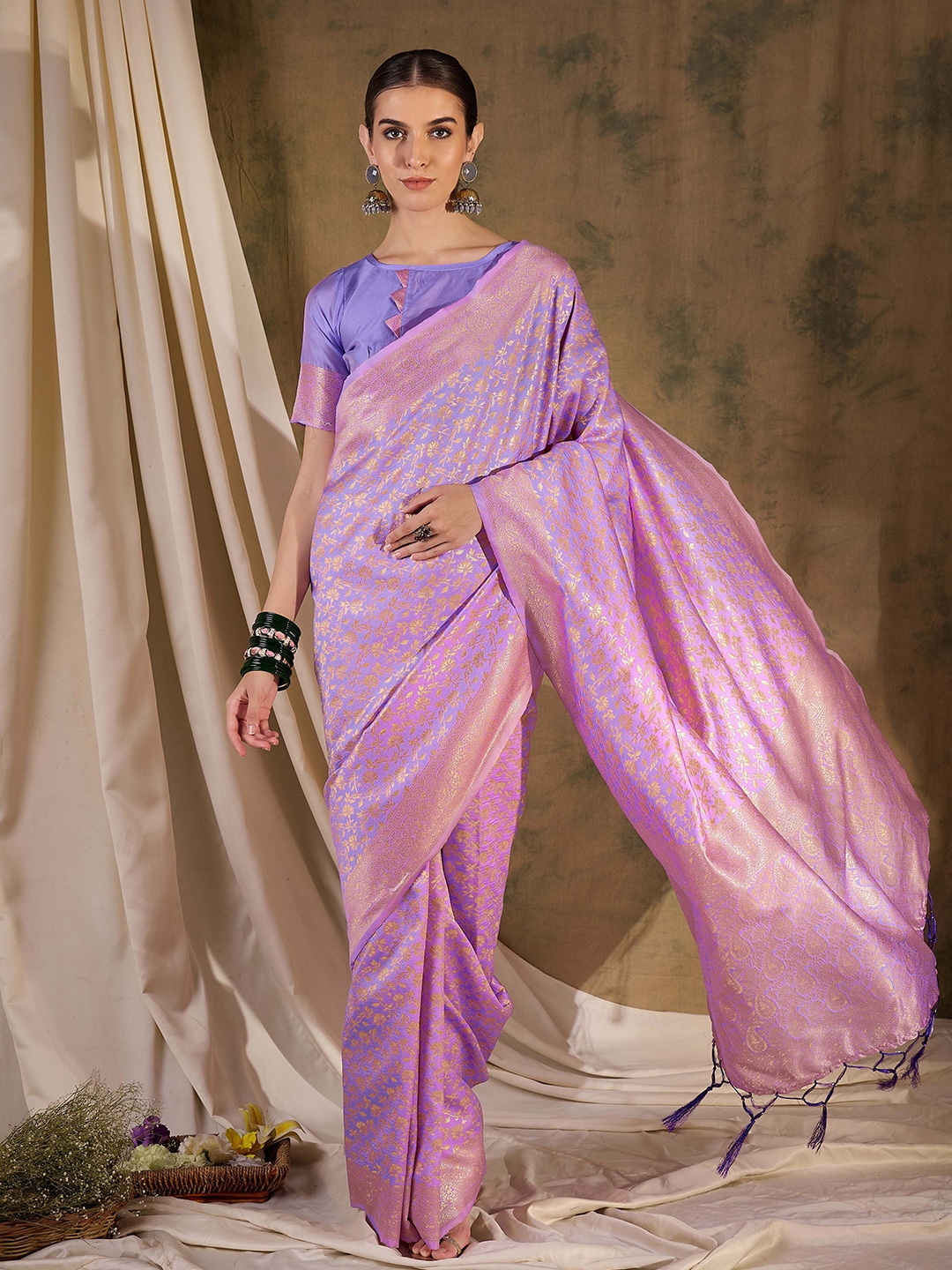 

Suha Woven Design Zari Art Silk Banarasi Saree, Violet