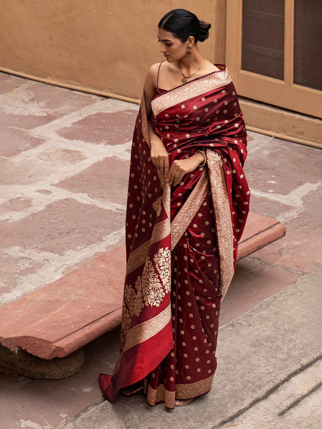 

KALINI Ethnic Motifs Zari Silk Blend Banarasi Saree, Maroon