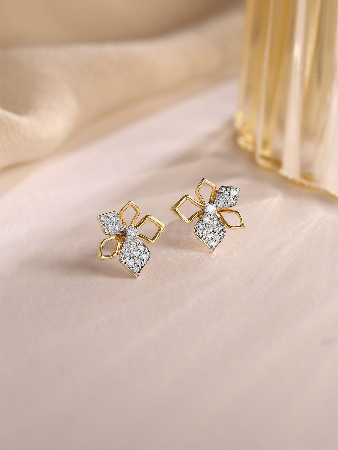 

Mia by Tanishq Gleaming Sunburst Gold & Diamond Stud Earrings-1.34 gm, Yellow