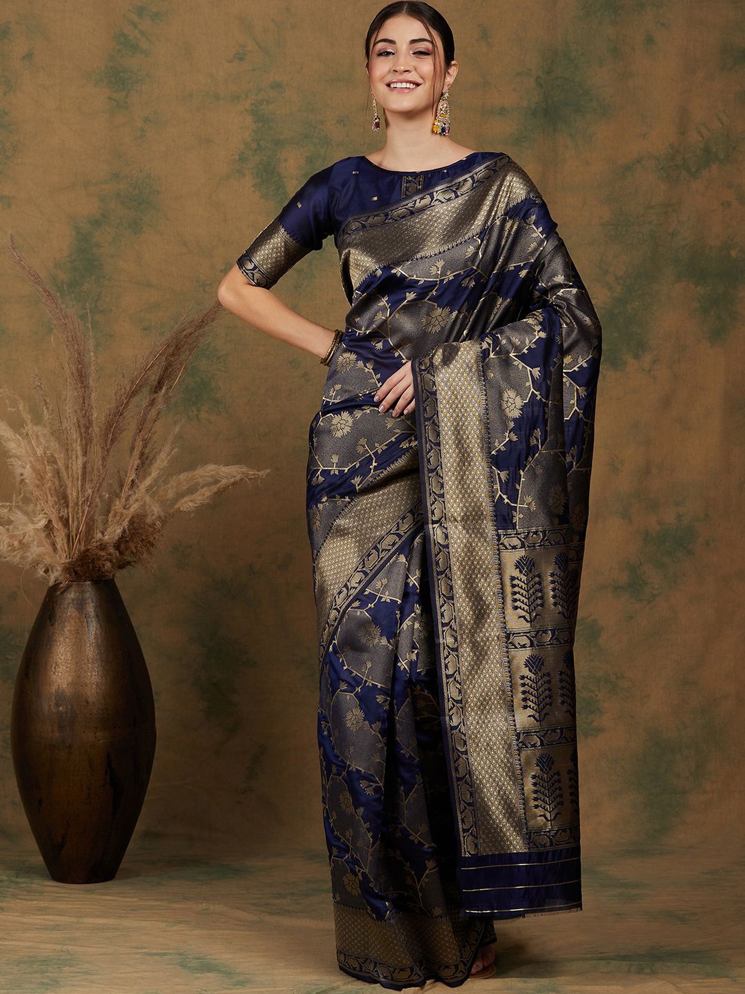 

Suha Woven Design Zari Art Silk Banarasi Saree, Navy blue