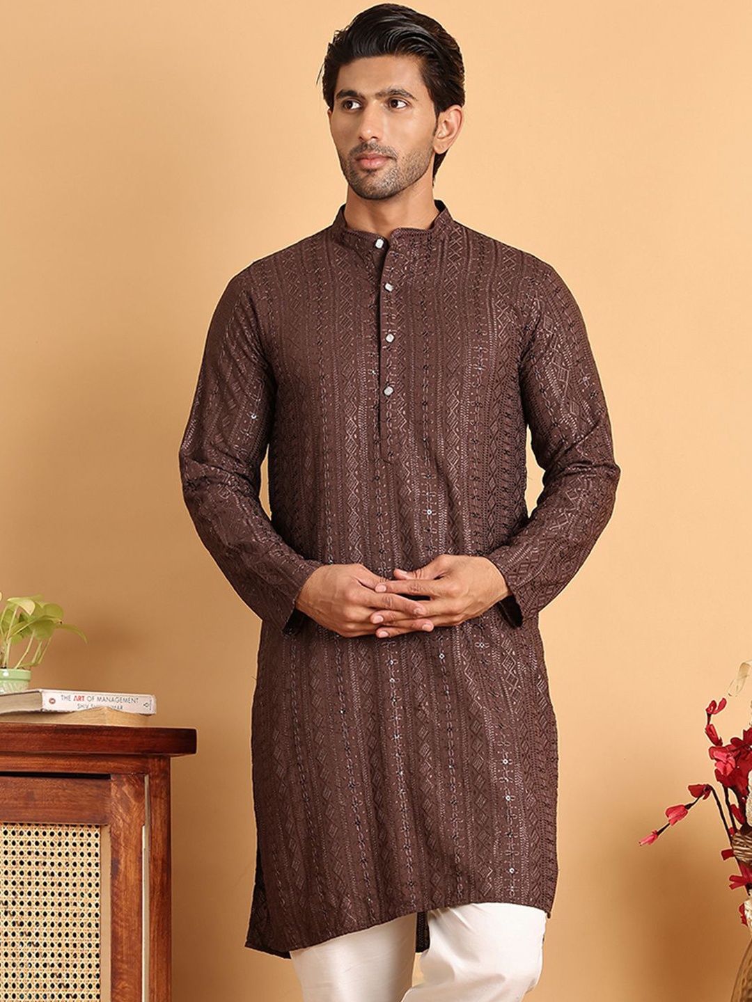 

Jompers Men Geometric Embroidered Sequinned Kurta, Coffee brown