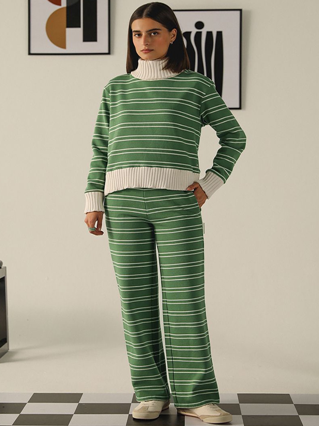 

Muvazo Striped High Neck Long Sleeves Sweatshirt With Trouser, Green