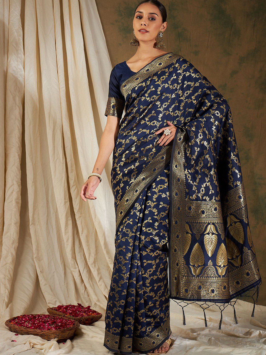 

Suha Woven Design Zari Art Silk Ready to Wear Banarasi Saree, Navy blue