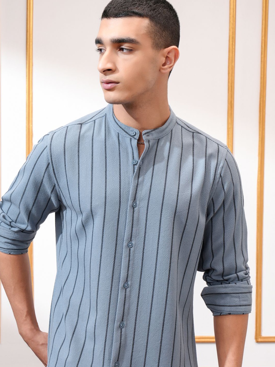 

HIGHLANDER Men Slim Fit Opaque Striped Casual Shirt, Blue