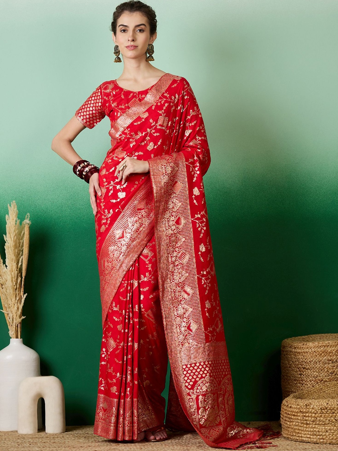 

Suha Woven Design Zari Art Silk Saree, Red