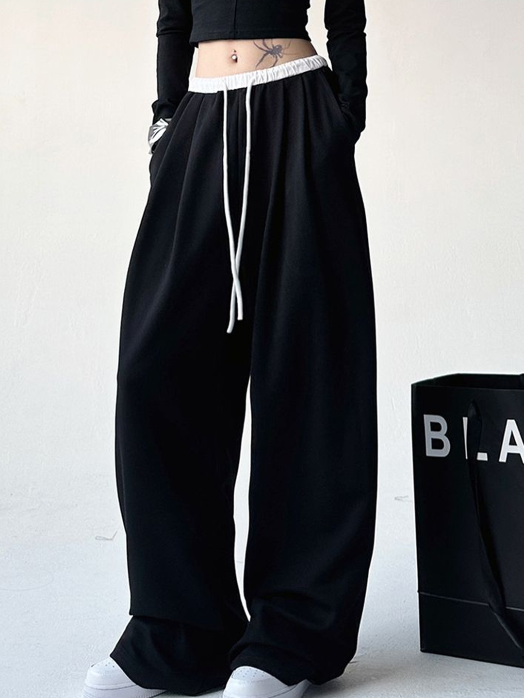 

LULU & SKY Women High-Rise Loose Fit Trousers, Black
