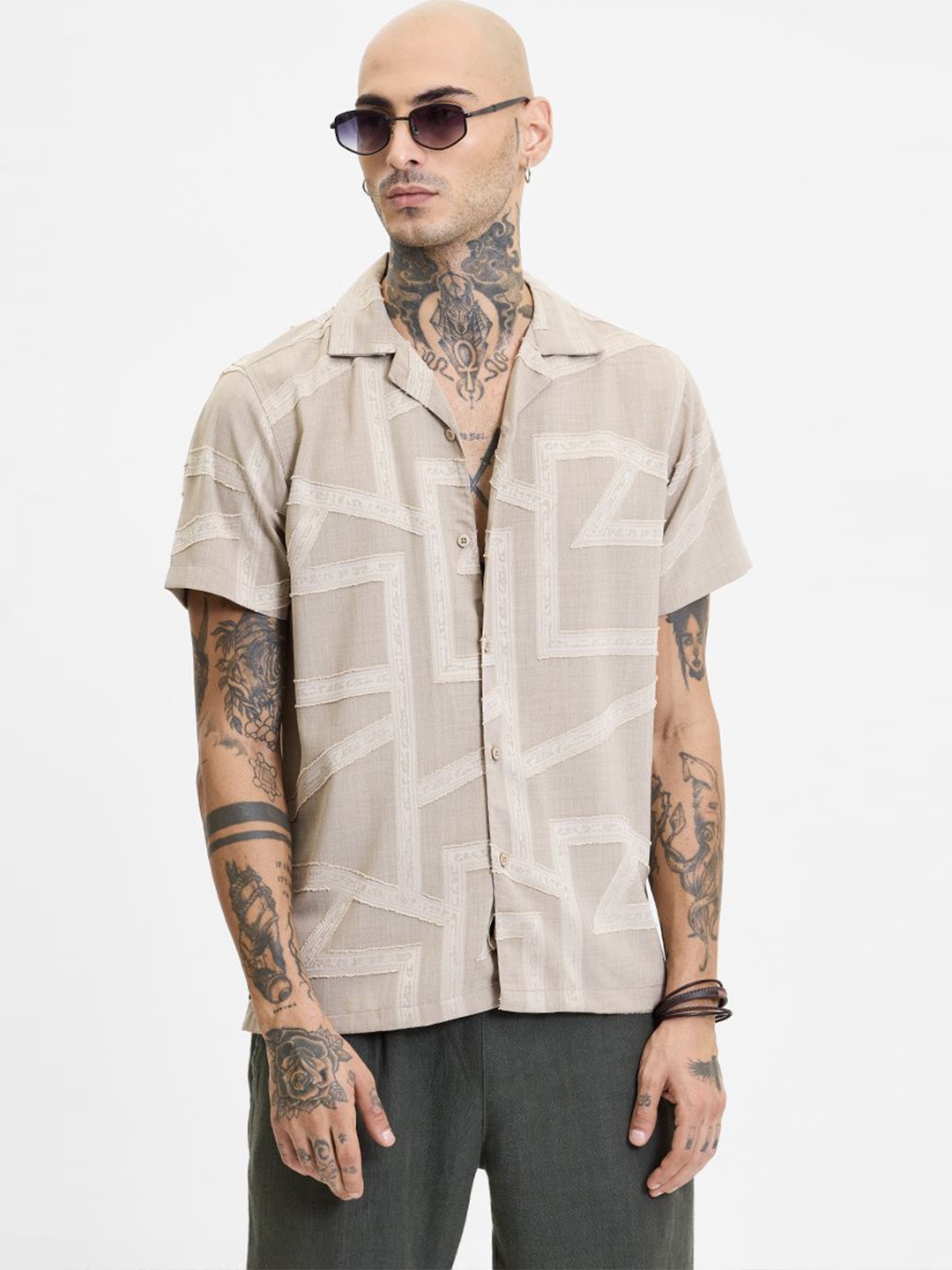 

Snitch Men Relaxed Boxy Opaque Printed Casual Shirt, Beige