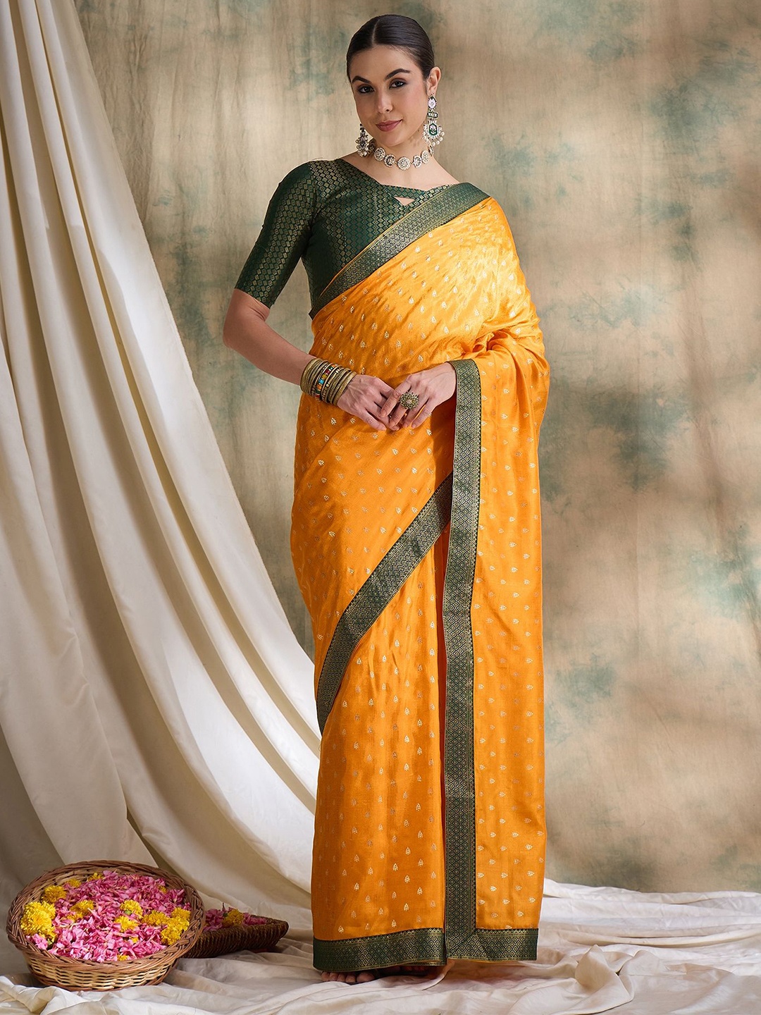 

Suha Woven Design Zari Art Silk Saree, Yellow