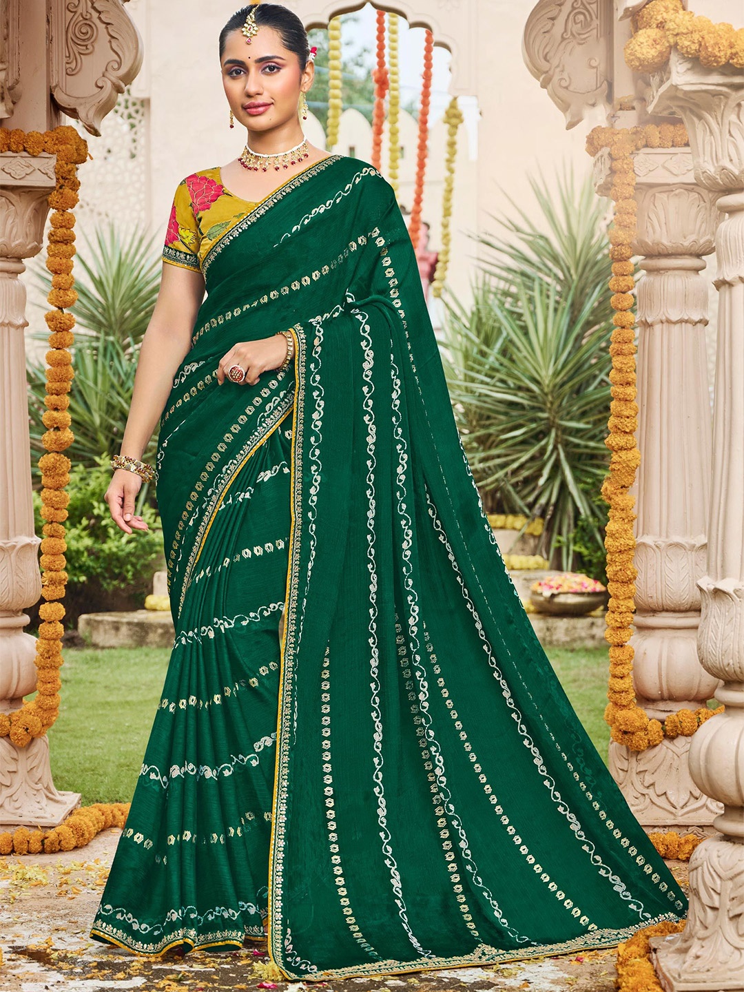 

Laxmipati Ethnic Motifs Embroidered Poly Chiffon Saree, Green