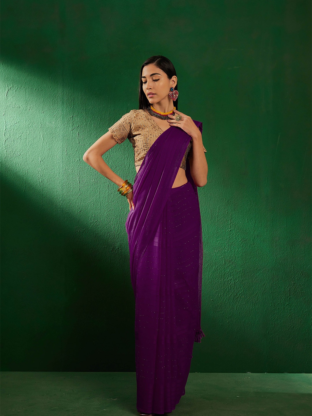 

Suha Embellished Sequinned Art Silk Saree, Burgundy
