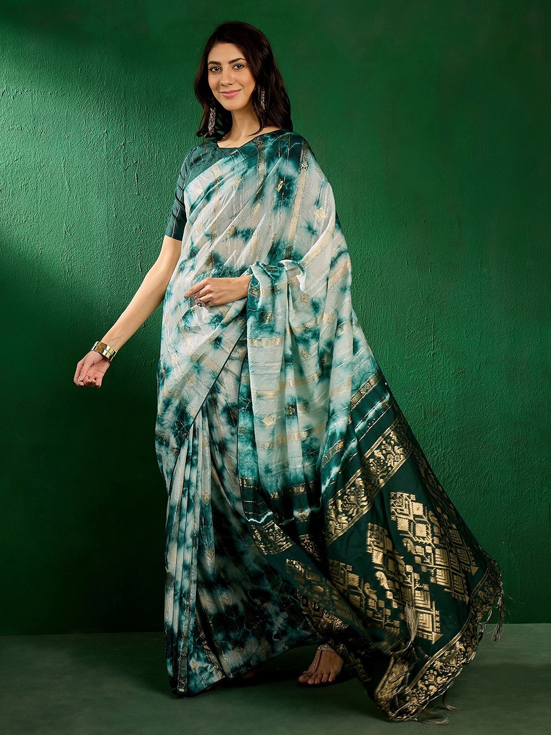 

Suha Woven Design Zari Ready to Wear Saree, Green