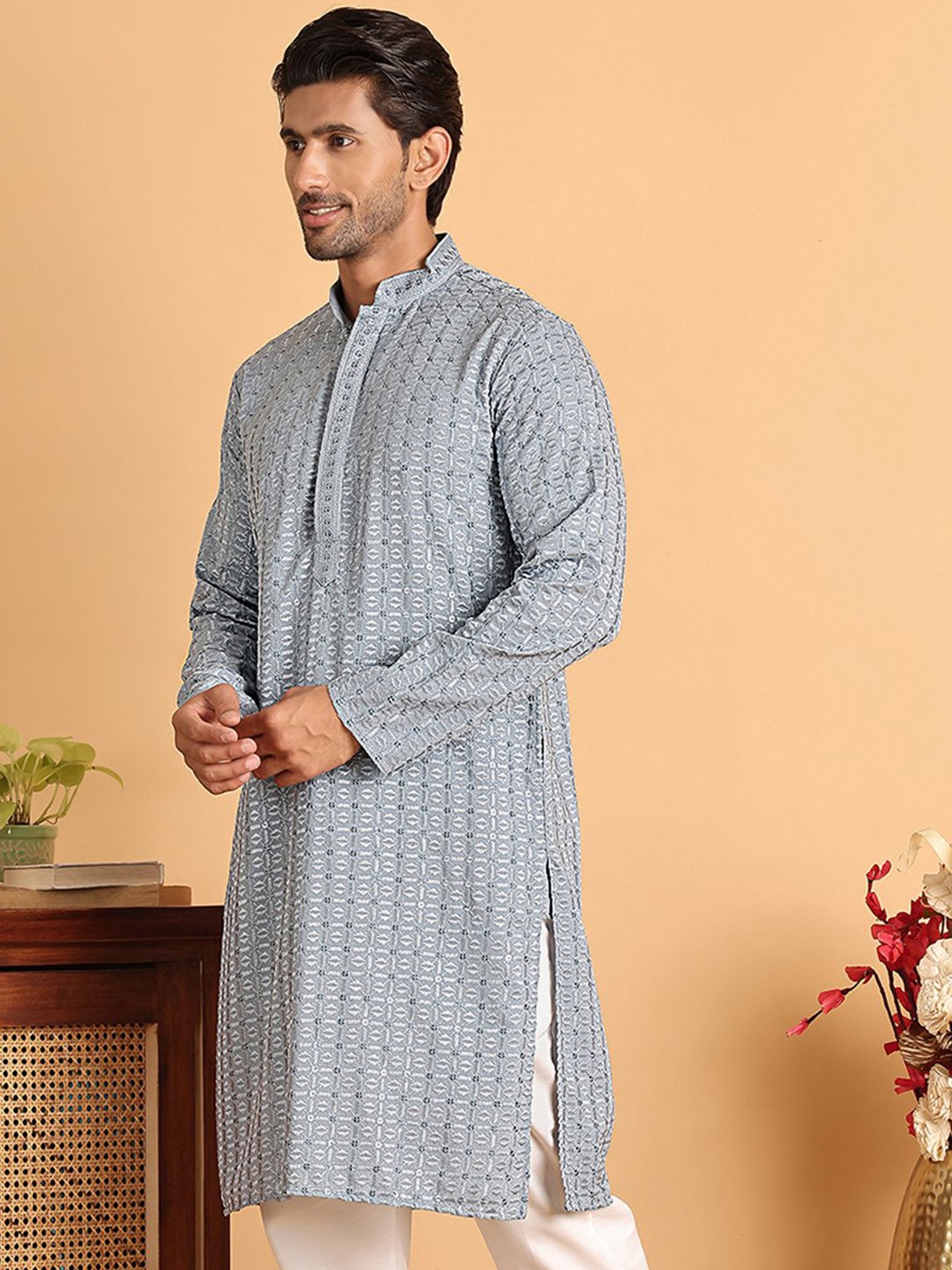 

Anouk Men Geometric Embroidered Chikankari Kurta, Grey
