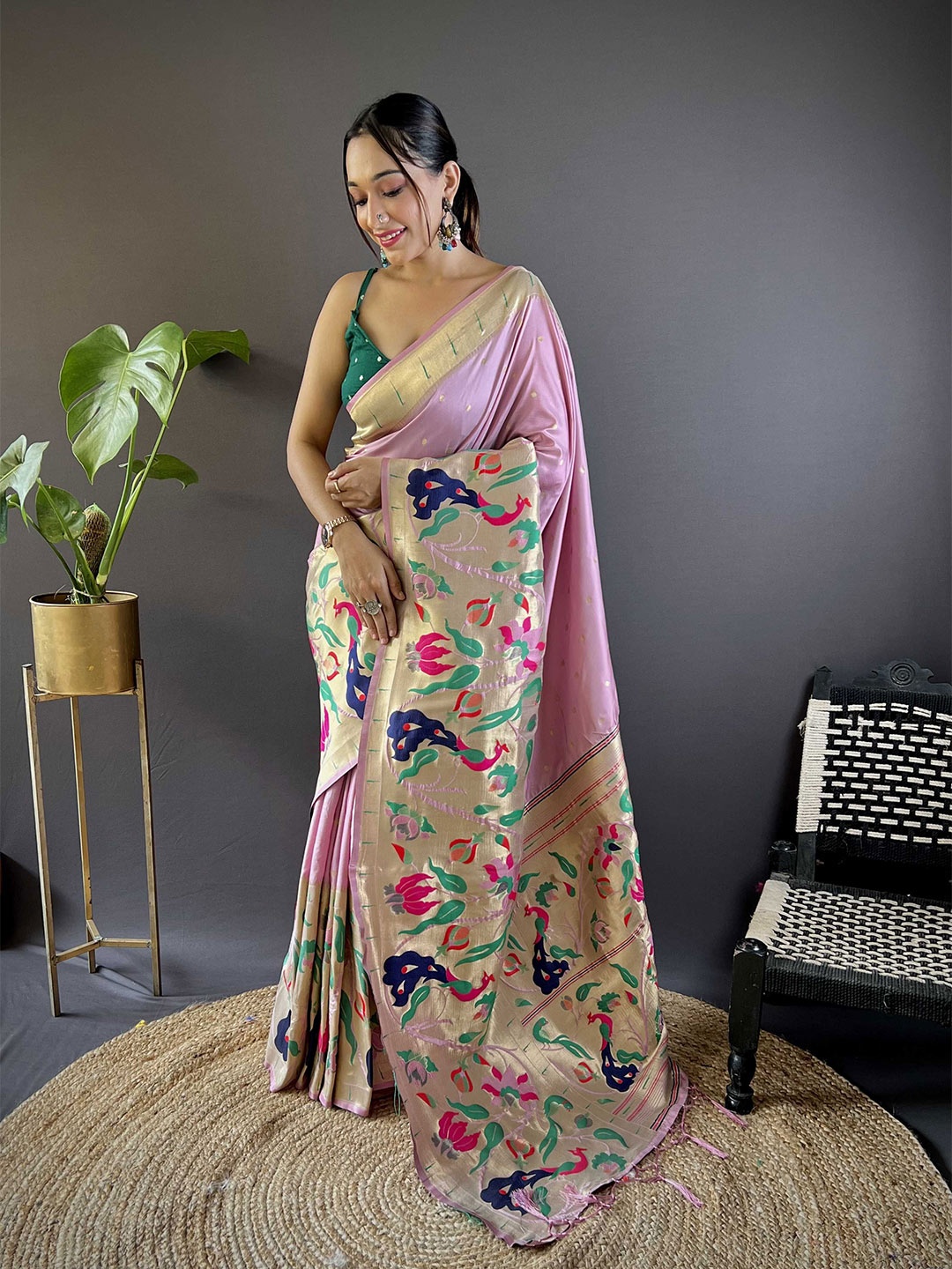 

Mitera Woven Design Zari Silk Blend Paithani Saree, Pink