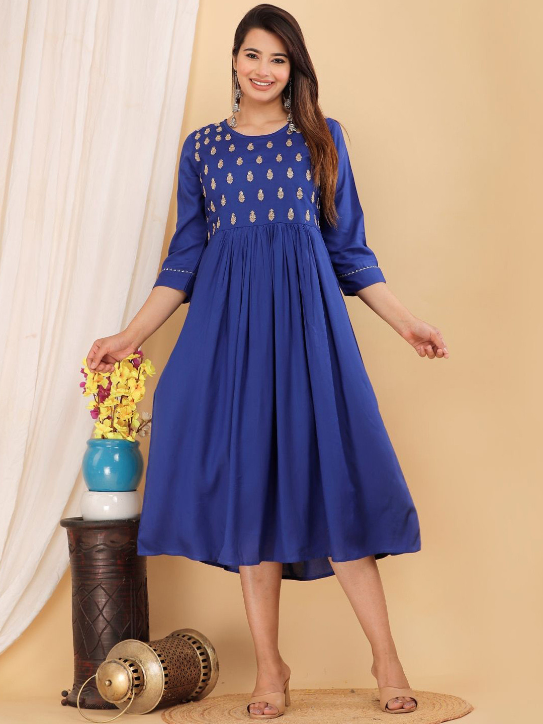 

Mehsoos Women Sequinned Anarkali Kurta, Turquoise blue
