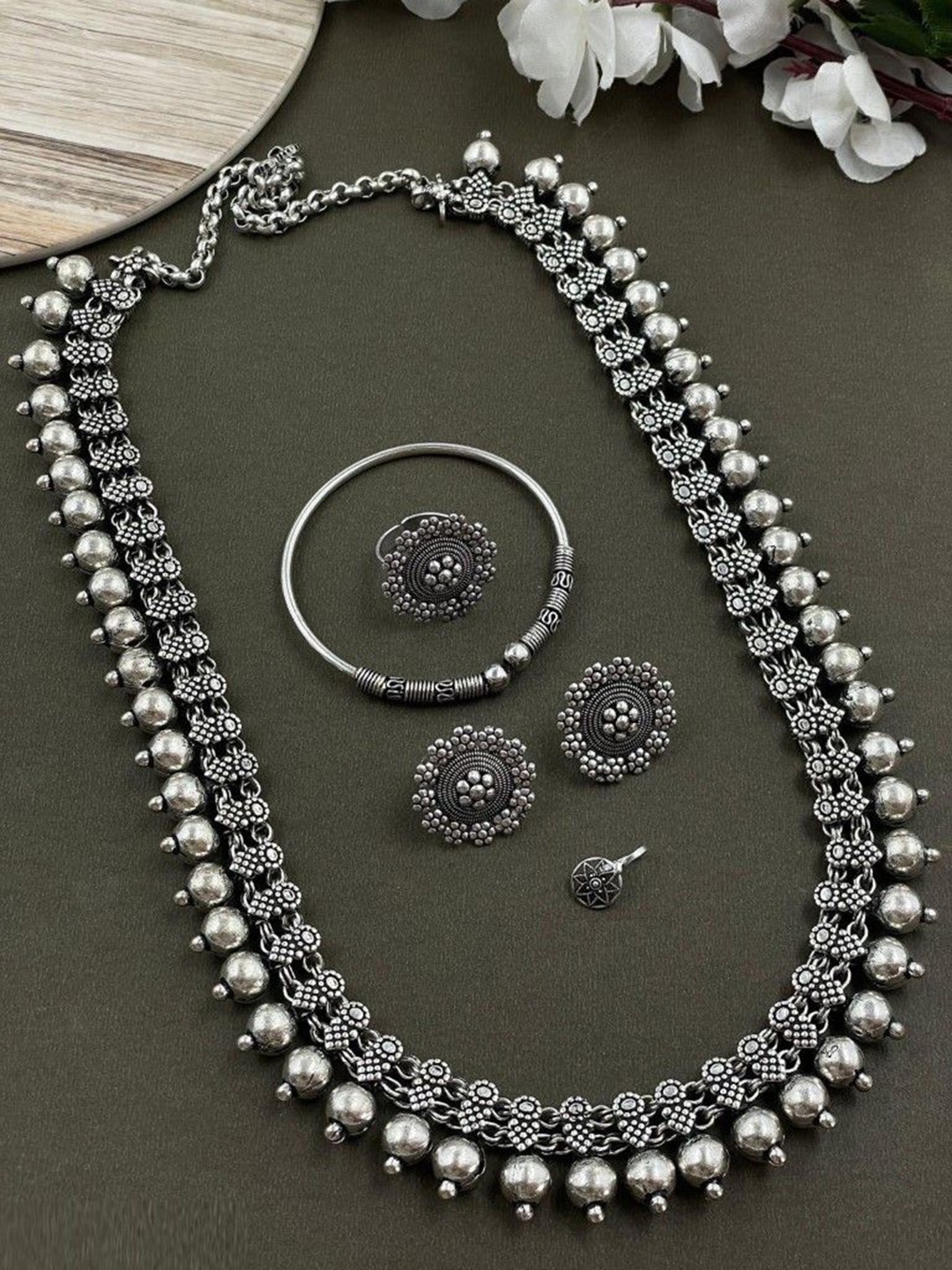 

NAMAN ARTS Keya Silver Plated Oxidised Jewellery Set