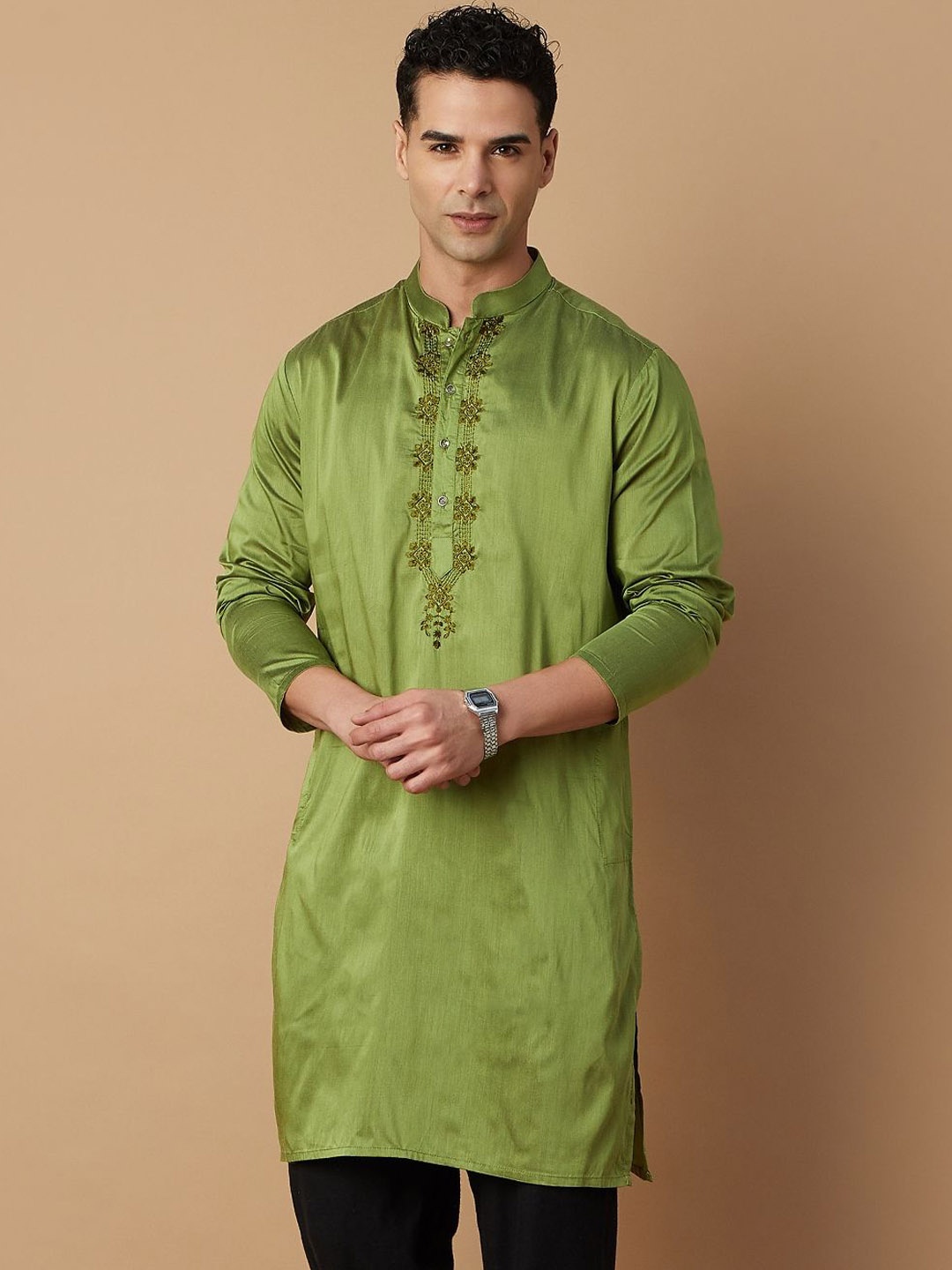 

Melange by Lifestyle Men Geometric Embroidered Thread Work Kurta, Green