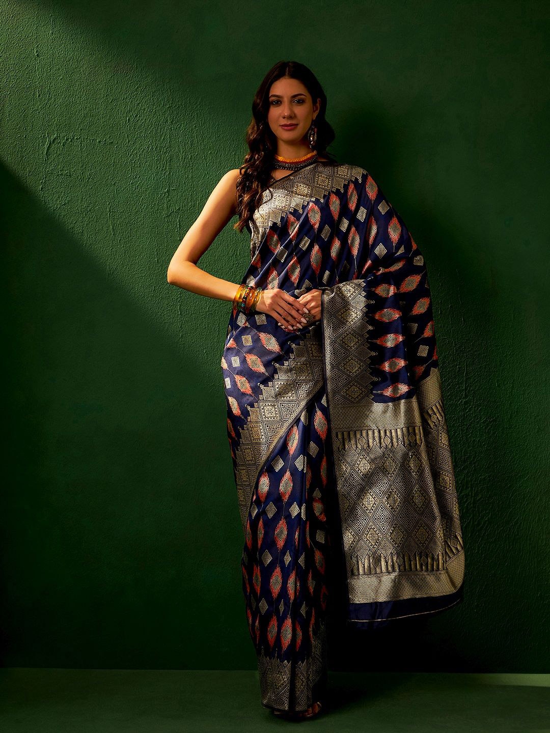 

Suha Woven Design Zari Art Silk Banarasi Saree, Navy blue