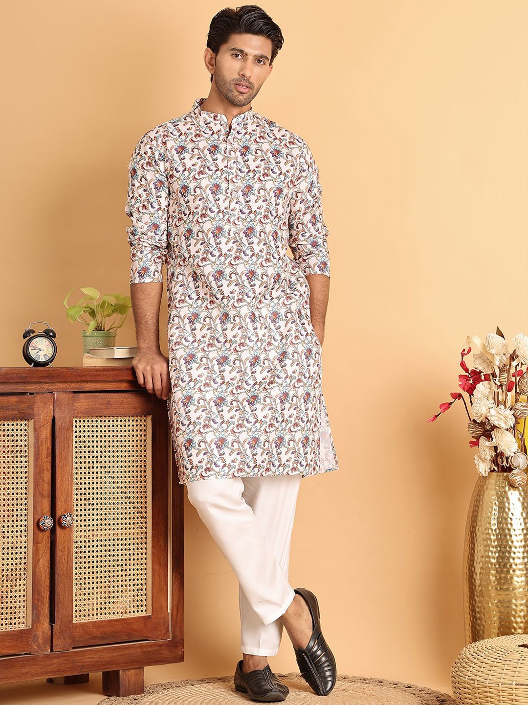 

Anouk Men Floral Printed Regular Kurta with Pyjamas, Cream