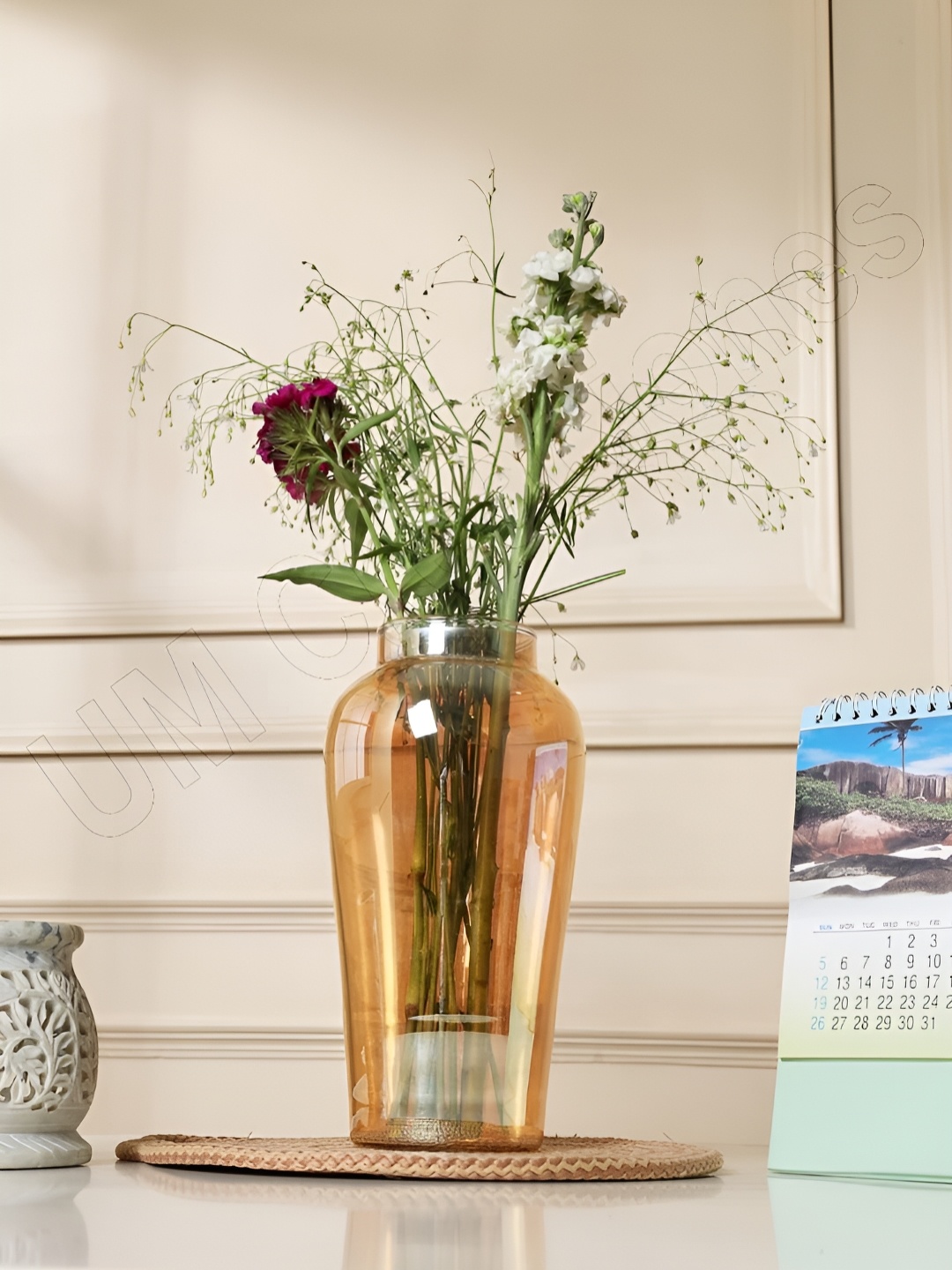 

Clovefry Beige & Transparent Glass FlowerVase