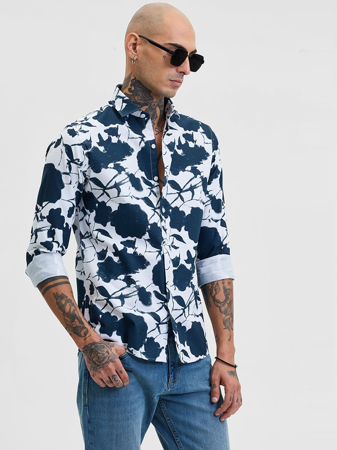 

Snitch Men Smart Slim Fit Opaque Printed Casual Shirt, Navy blue