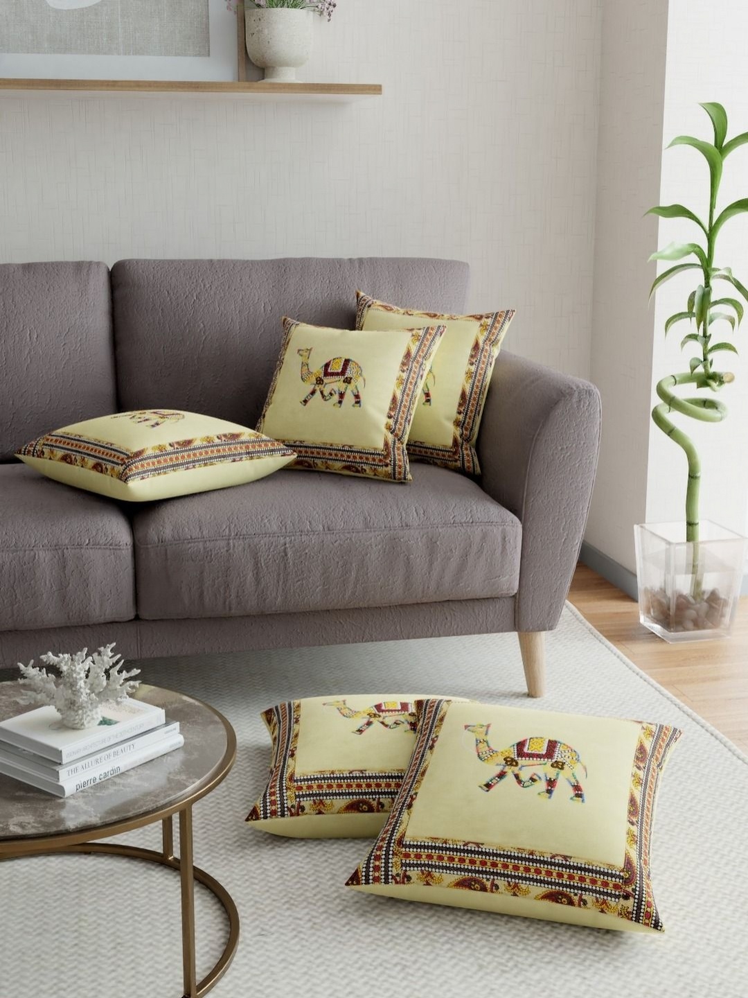 

JAIPUR FABRIC Cream-Coloured & Red Embroidered Square Cushion Covers