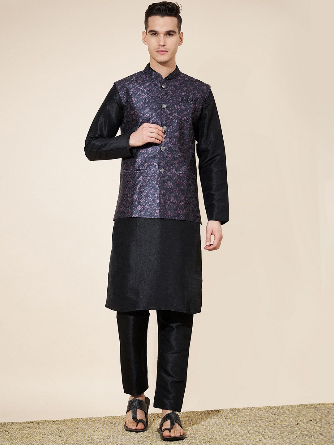 

OUTLUK Men Regular Pure Silk Kurta with Pyjamas, Black