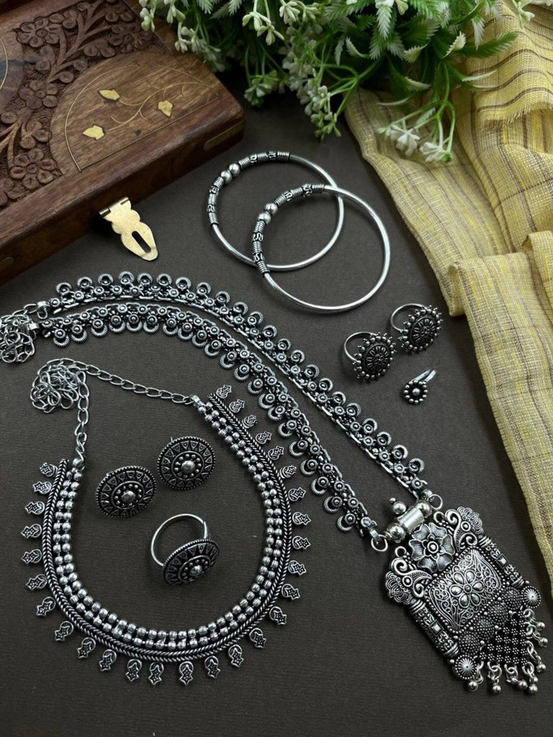 

NAMAN ARTS Nupoor Silver Plated Oxidised Jewellery Set