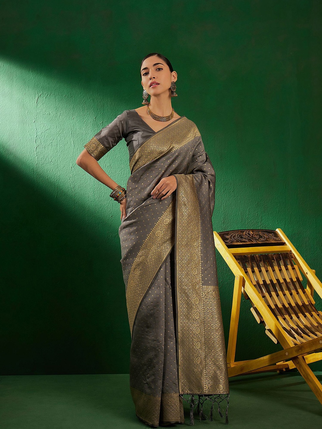 

Suha Woven Design Zari Art Silk Ready to Wear Banarasi Saree, Grey