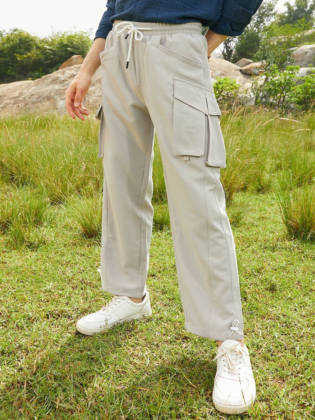 

Campus Sutra Men Comfort Mid-Rise Loose Fit Cargos, Beige
