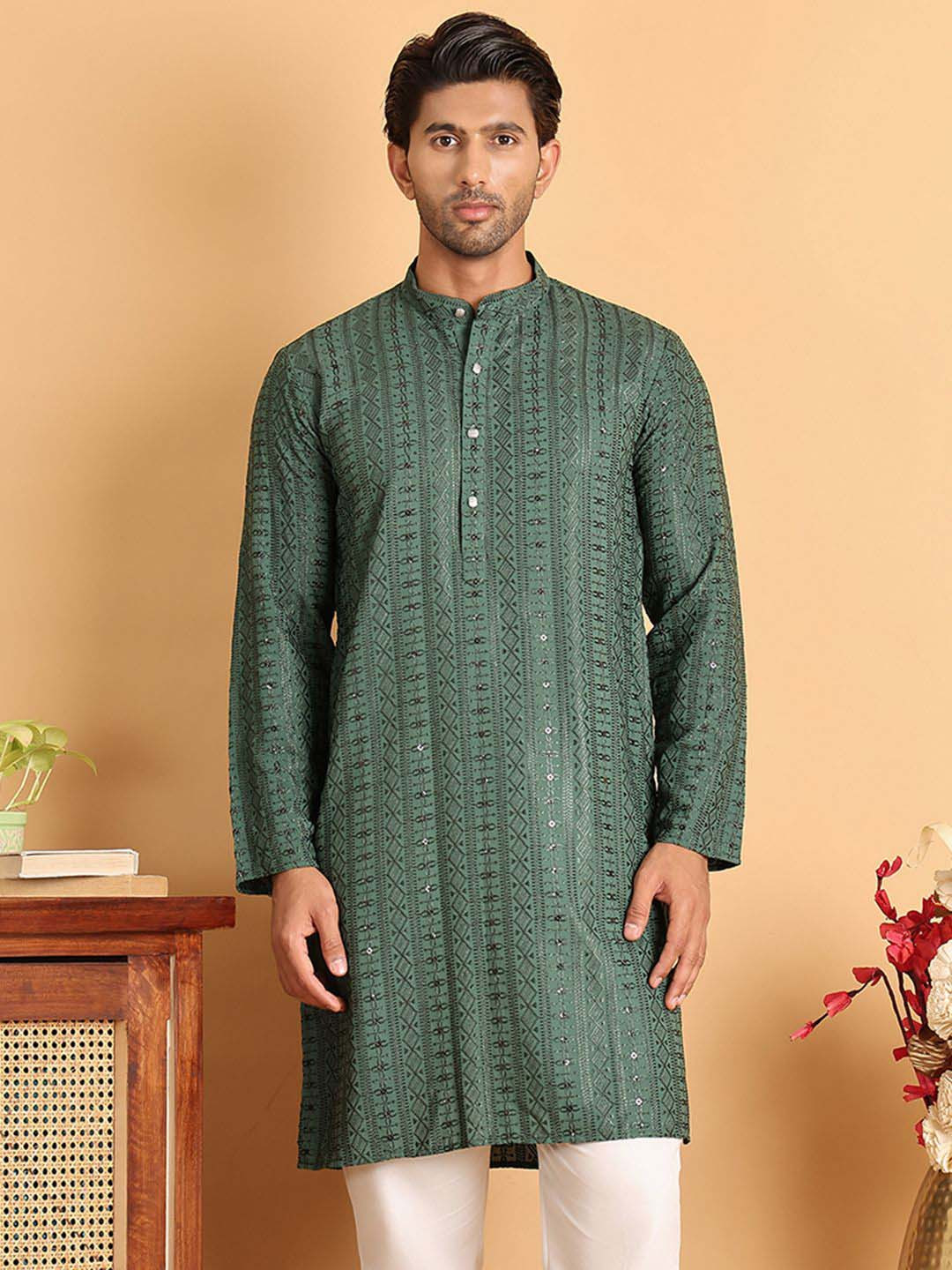 

Jompers Men Geometric Embroidered Sequinned Kurta, Sea green