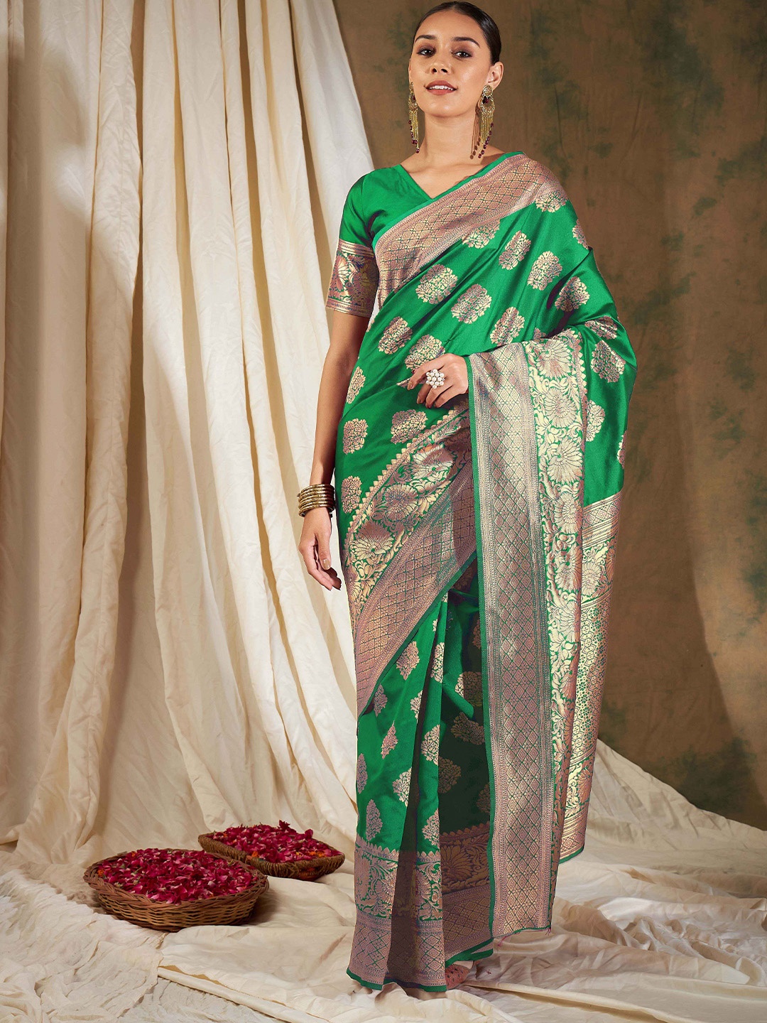 

Suha Woven Design Zari Art Silk Ready to Wear Banarasi Saree, Green