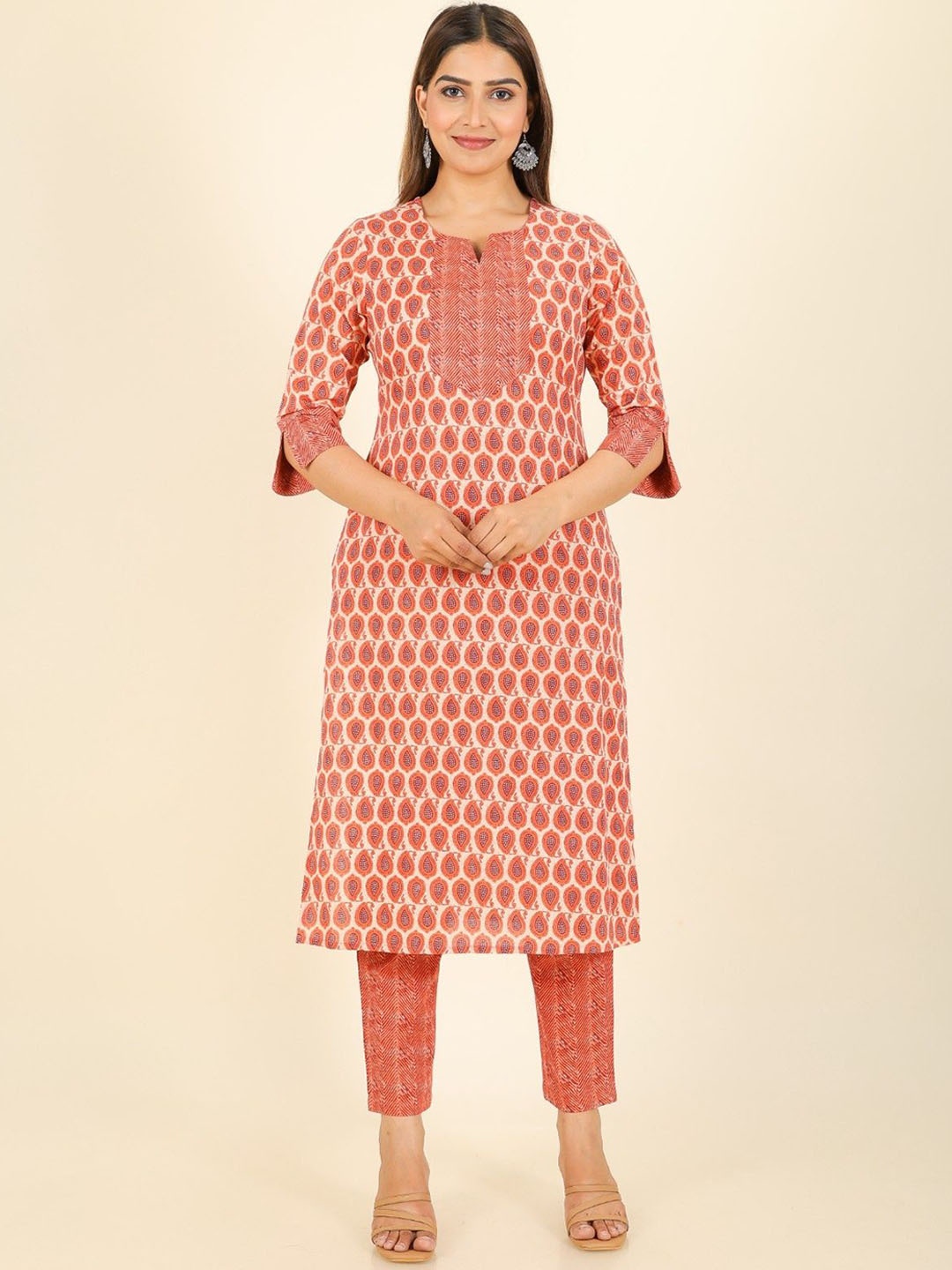 

Aramya Women Paisley Printed Regular Patchwork Pure Cotton Kurta with Trousers, Orange