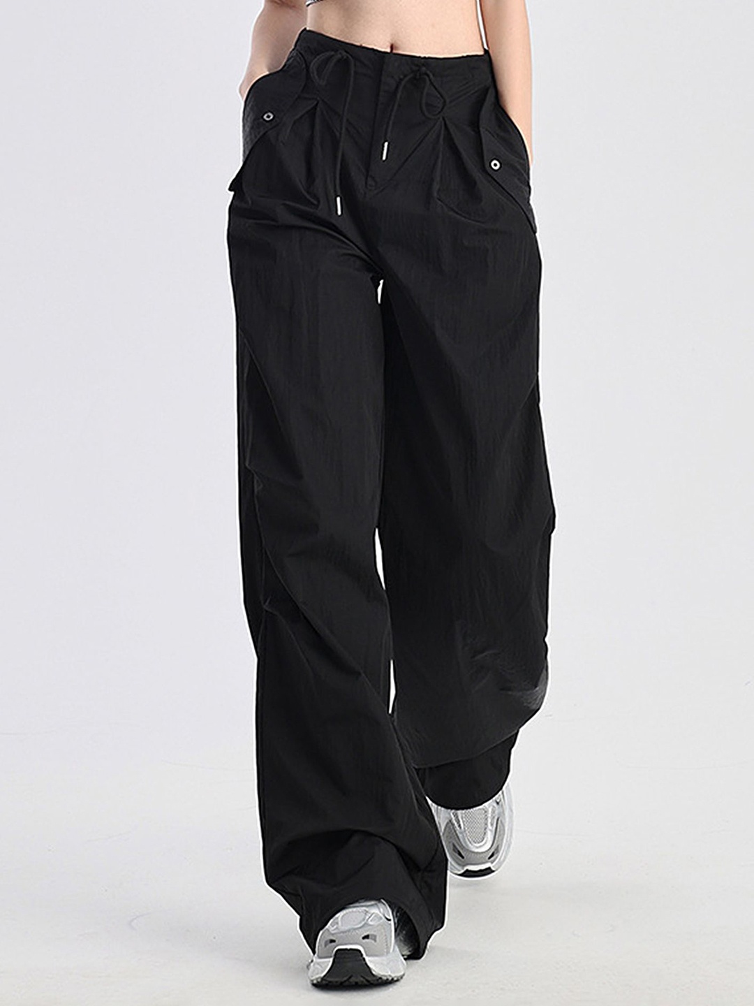 

LULU & SKY Women Loose Fit Trousers, Black