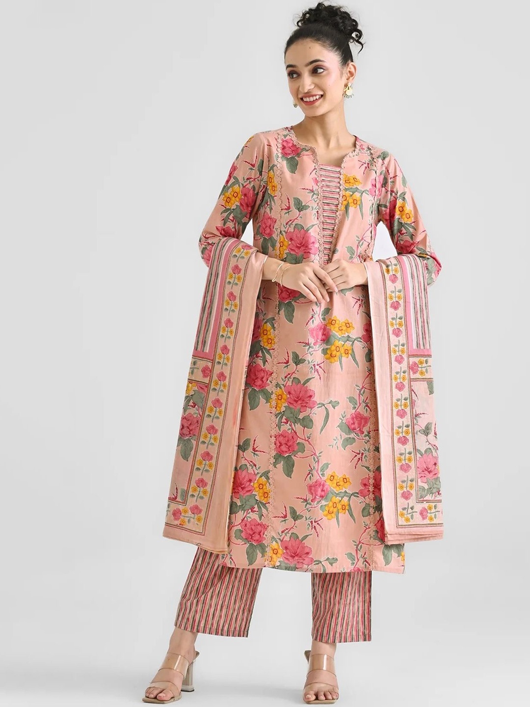 

KALINI Women Floral Printed Regular Kurta with Pyjamas & With Dupatta, Peach