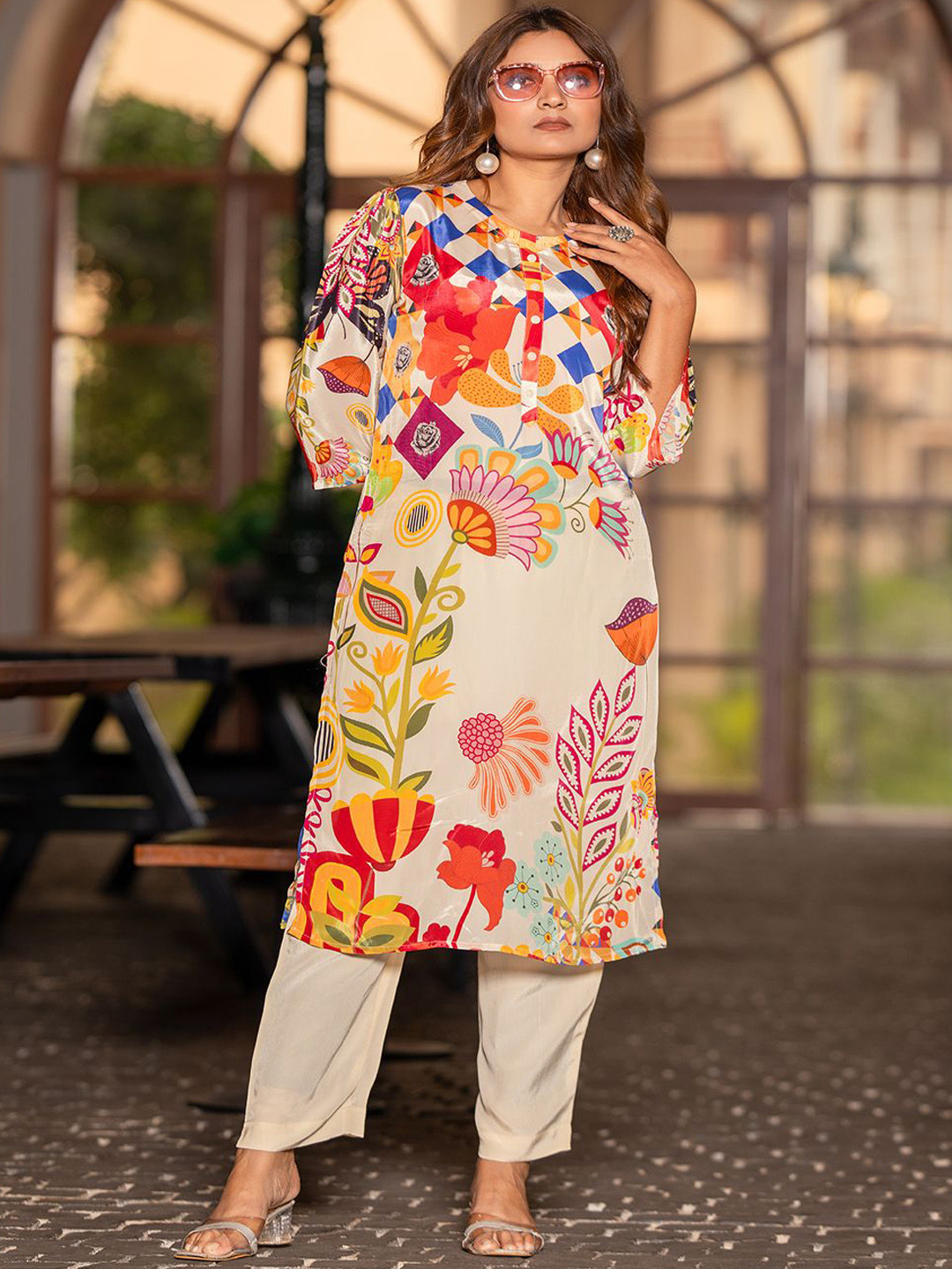

PIRRA DESIGNS Women Floral Printed Regular Kurta with Trousers, Cream