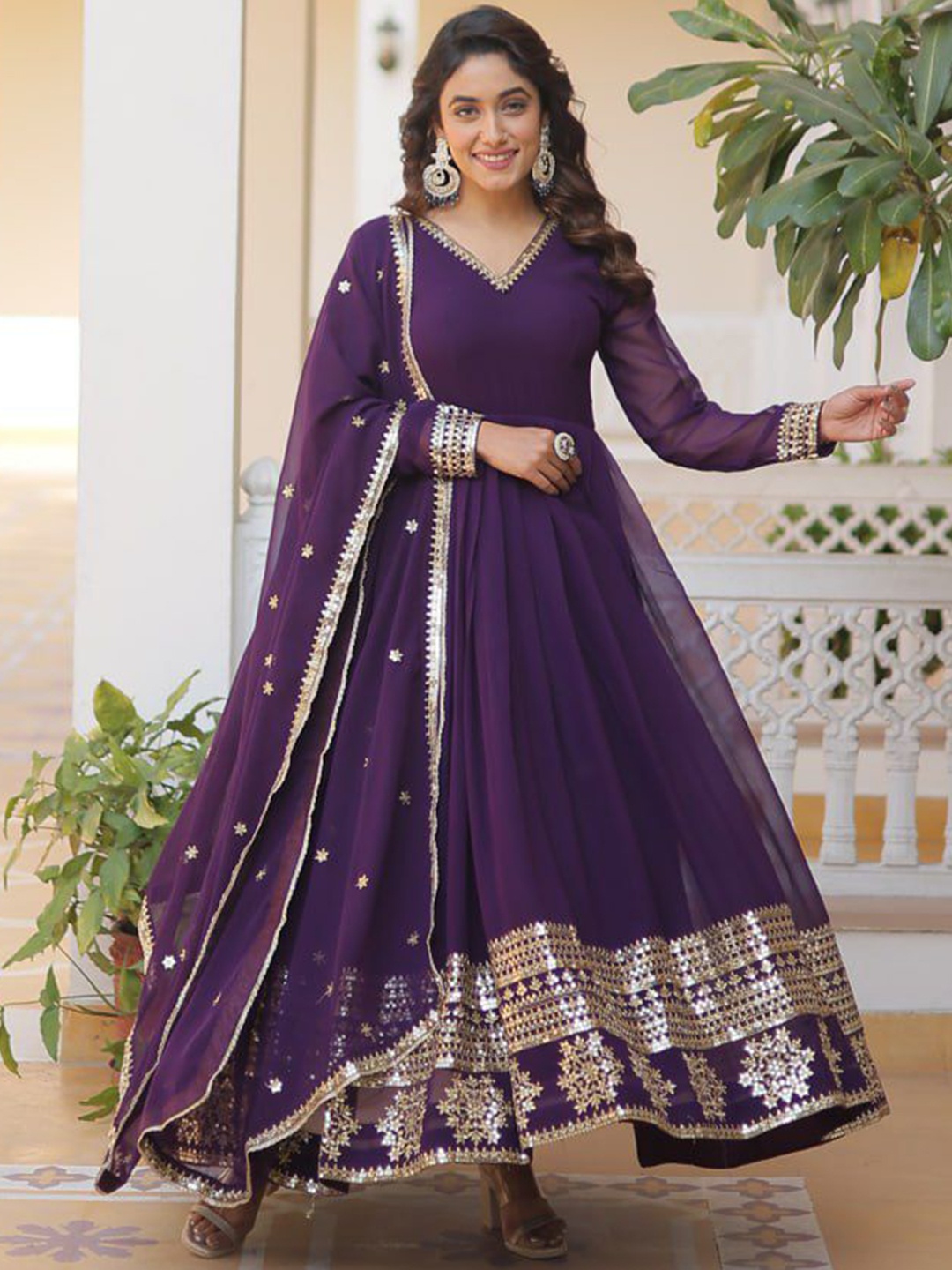 

JATRIQQ Women Embellished Georgette Anarkali Kurta With Dupatta, Purple