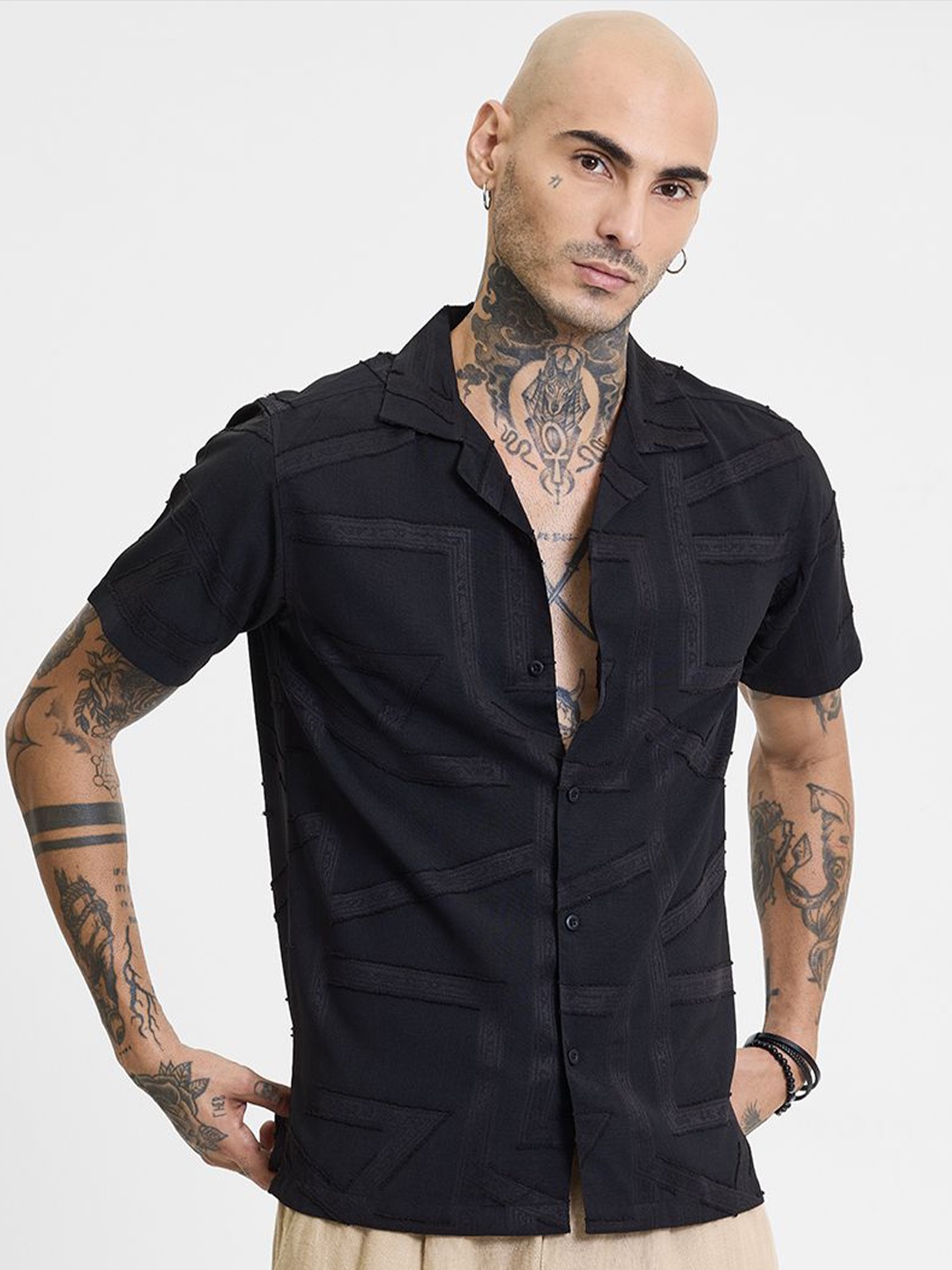 

Snitch Men Relaxed Boxy Opaque Printed Casual Shirt, Black