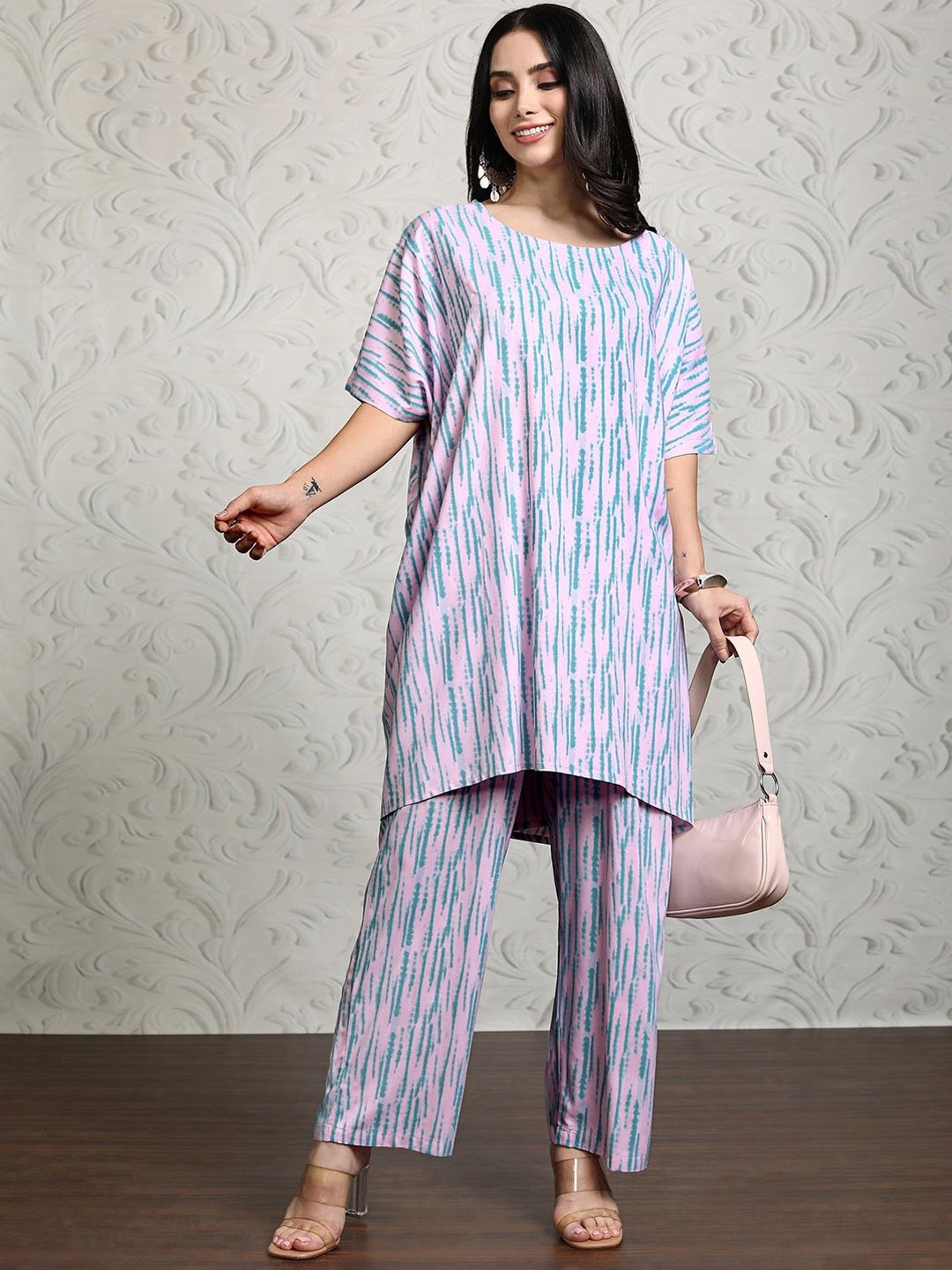 

Vishudh Printed Round Neck Tunic With Trouser, Pink