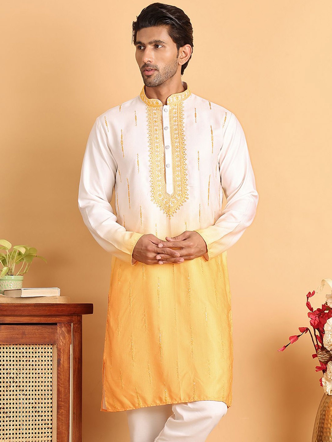 

Jompers Men Floral Embroidered Sequinned Kurta, Yellow