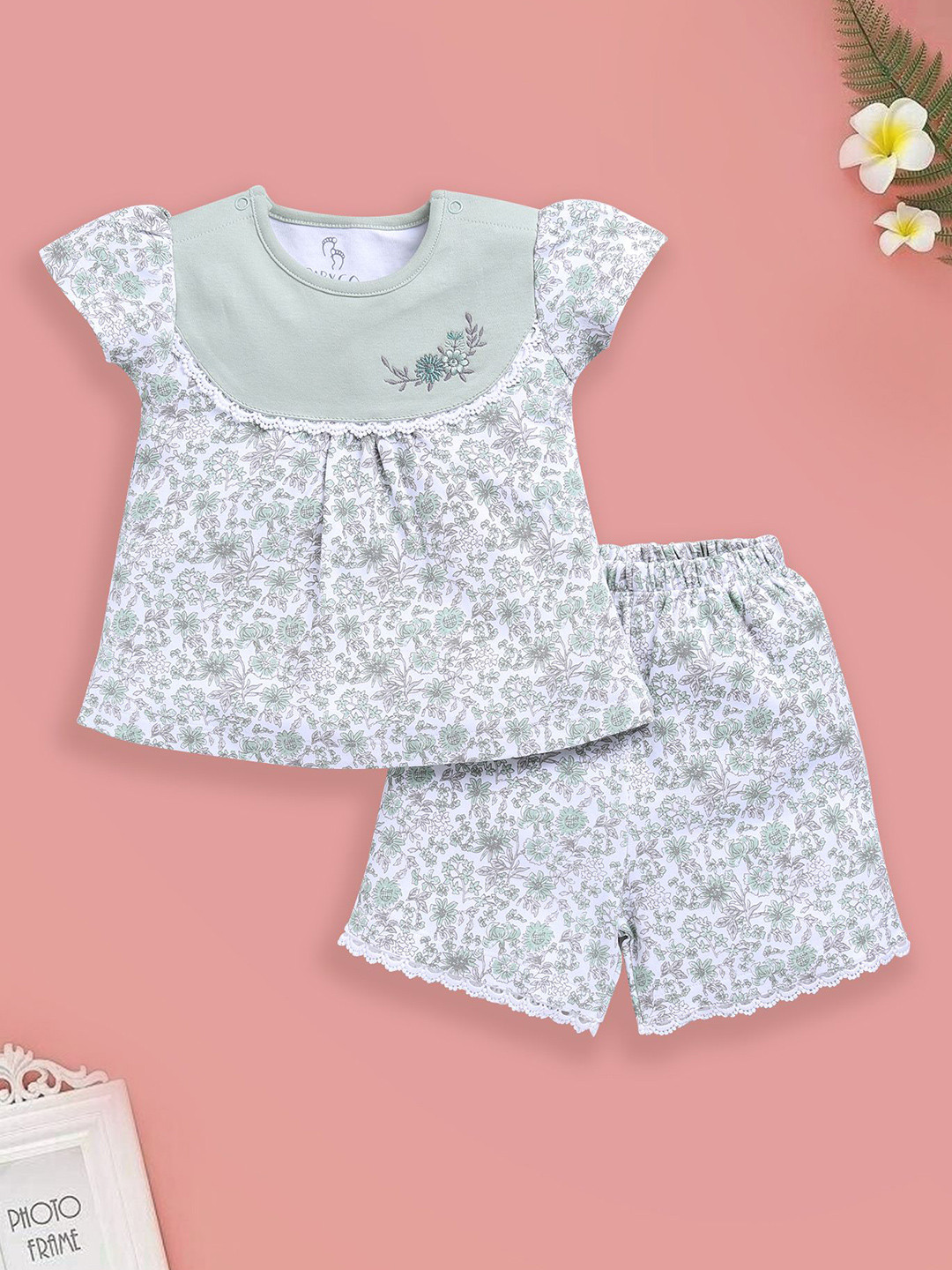 

BABY GO Girls Printed Top with Shorts, Green