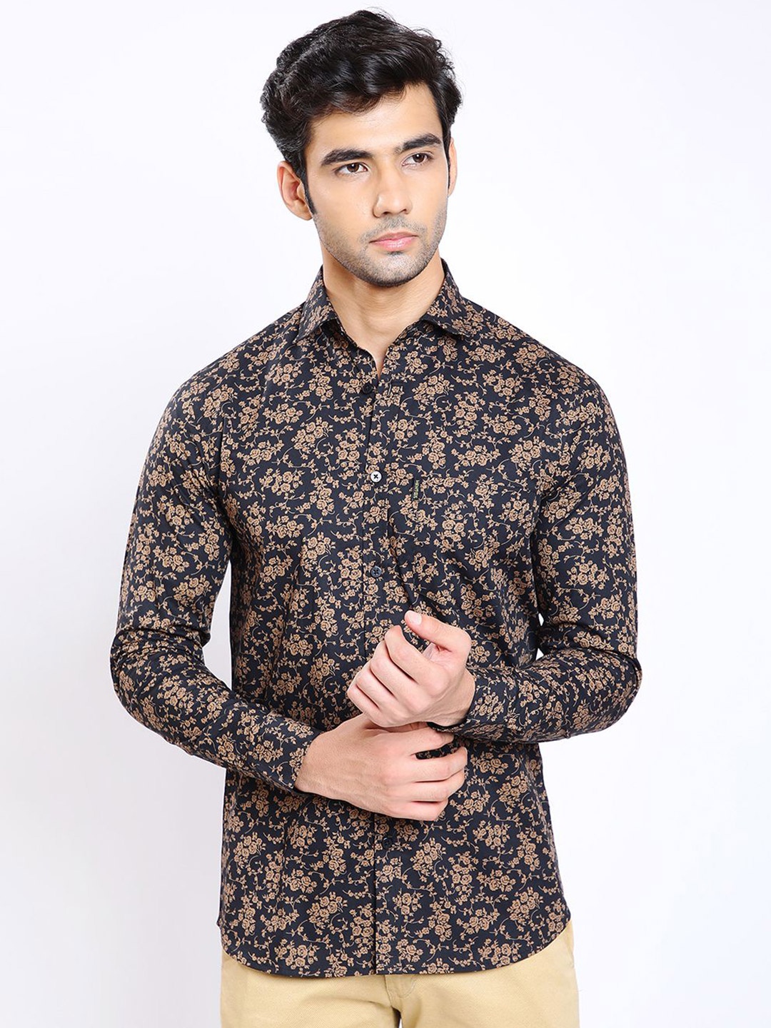 

MENTOOS Men Classic Opaque Printed Casual Shirt, Black