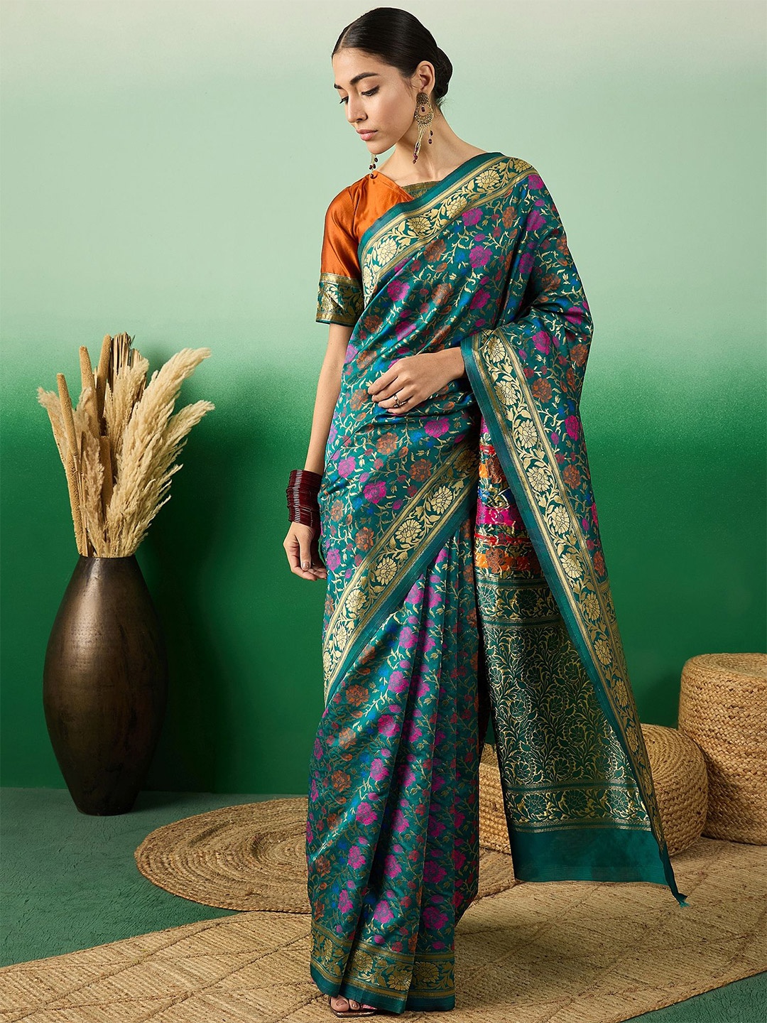 

Suha Woven Design Zari Art Silk Heavy Work Banarasi Saree, Green