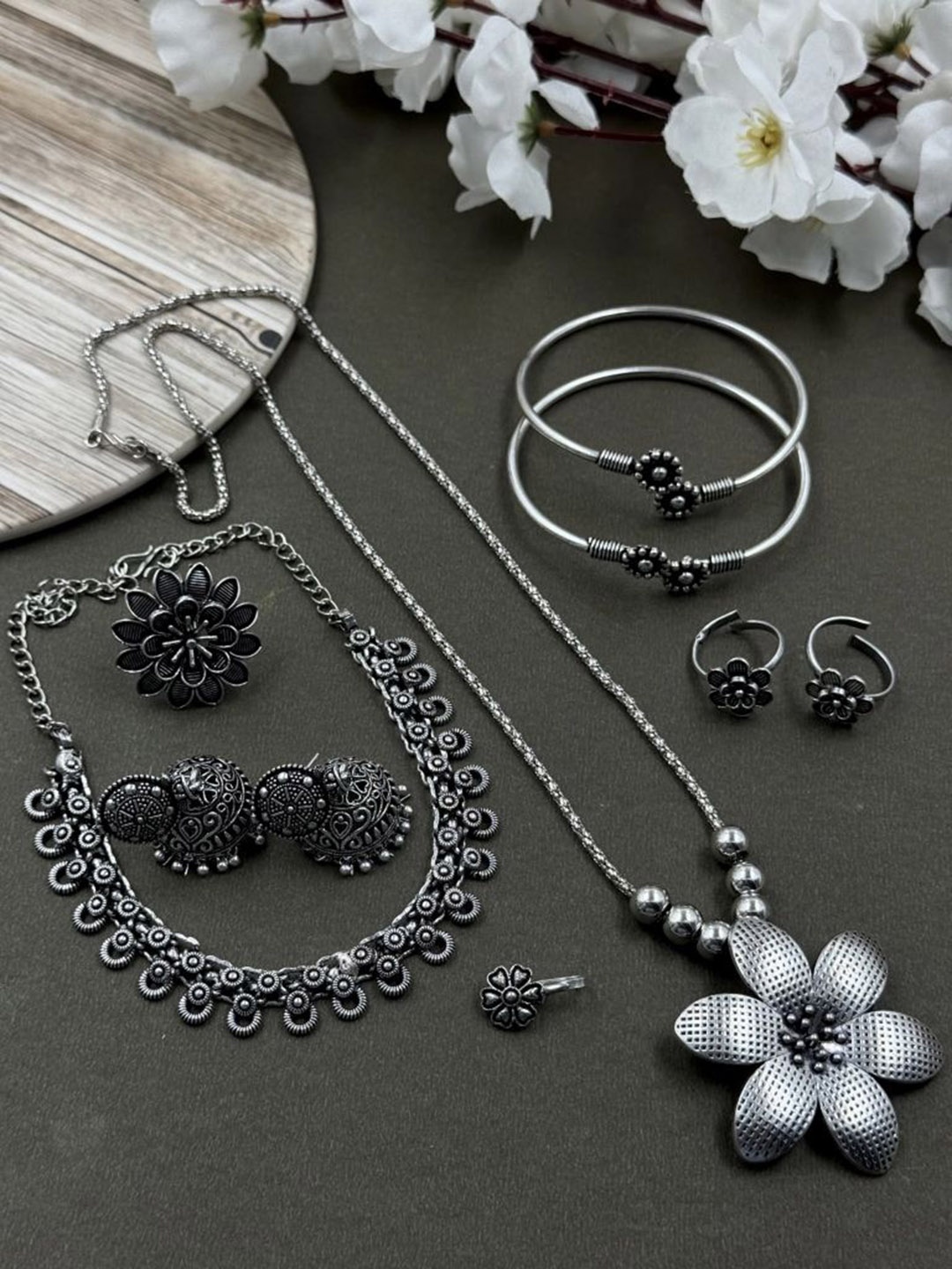 

NAMAN ARTS Silver Plated Oxidised Jewellery Set