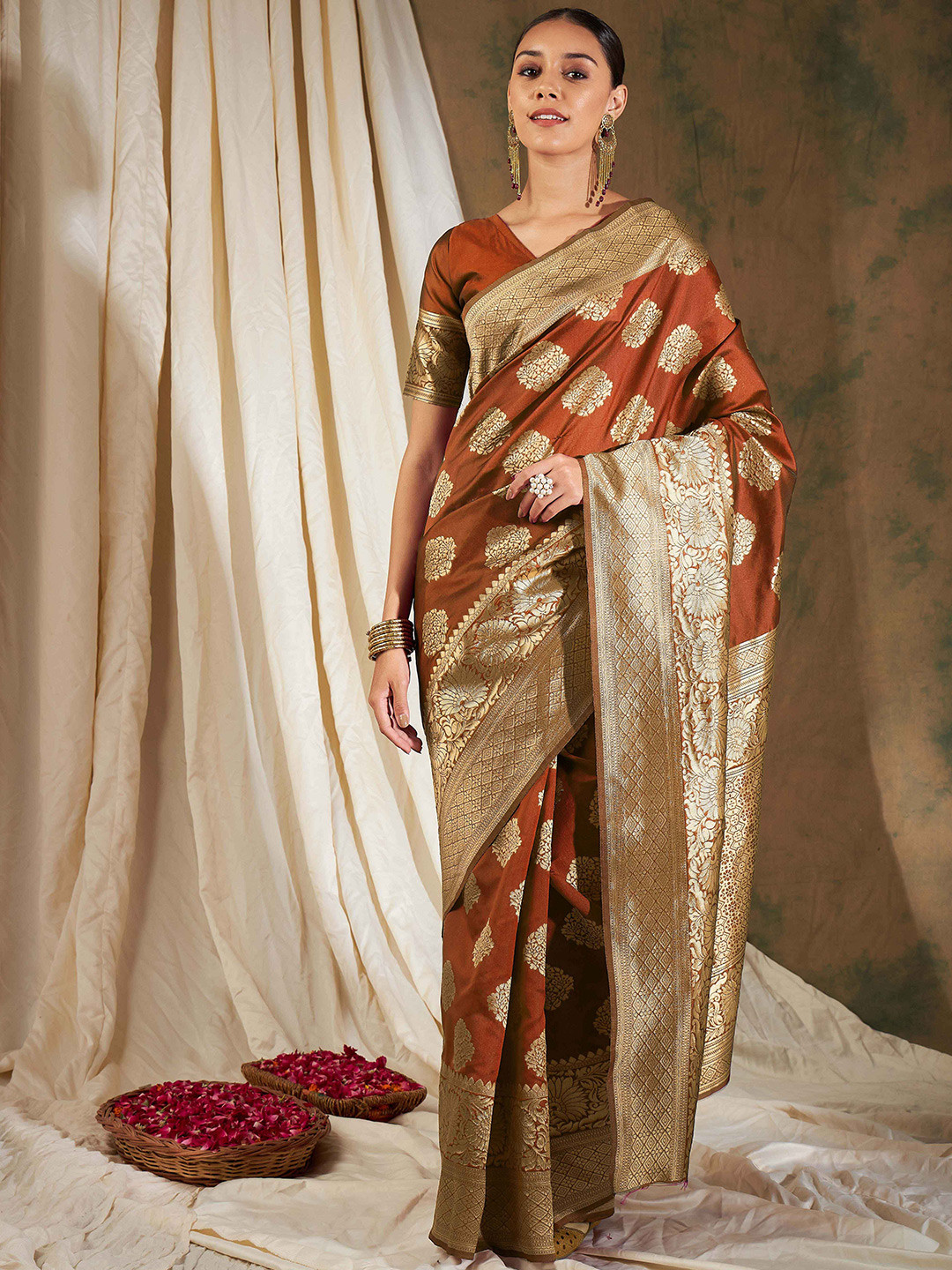 

Suha Woven Design Zari Art Silk Banarasi Saree, Orange