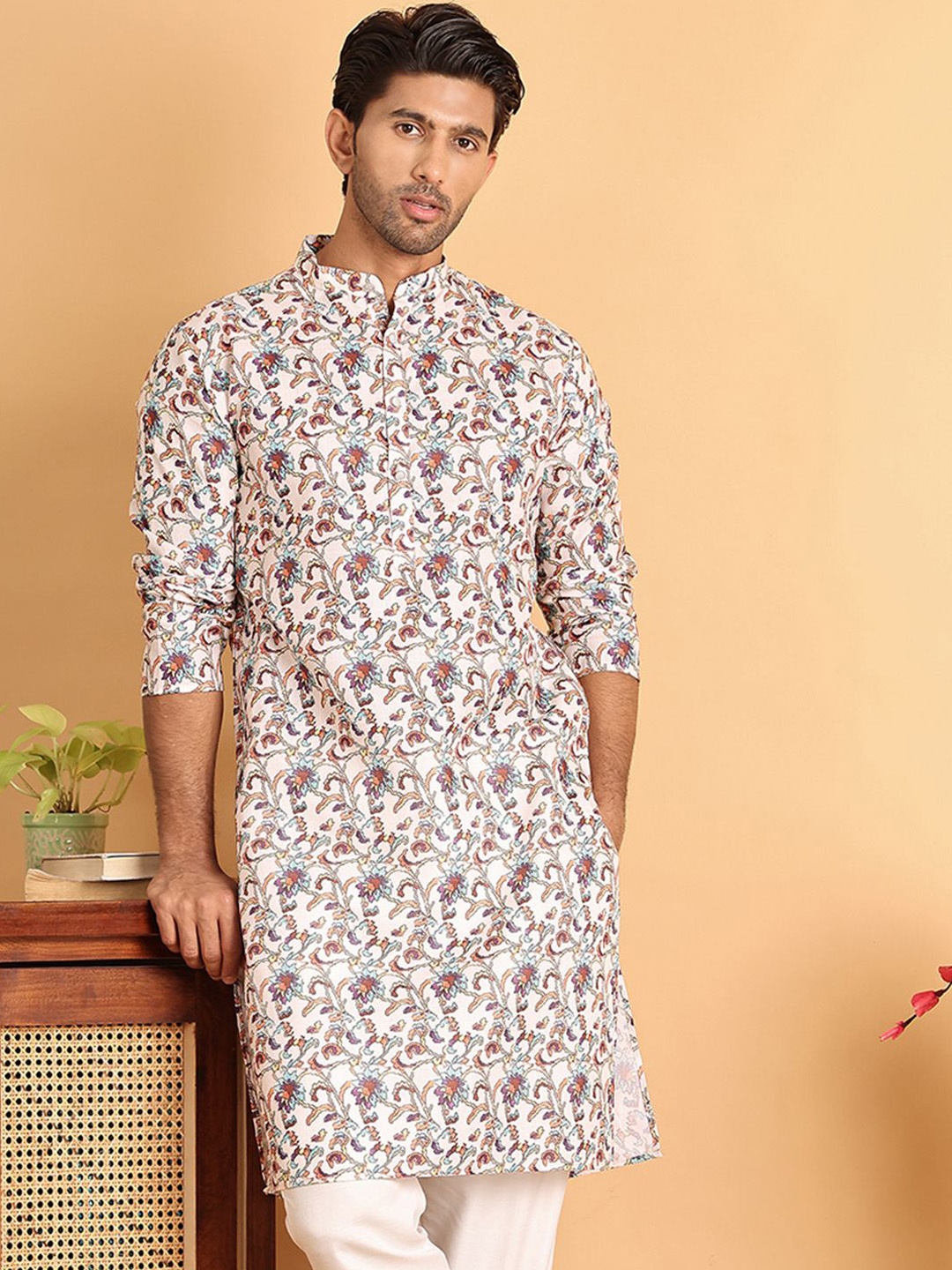 

Anouk Men Floral Printed Kurta, Cream