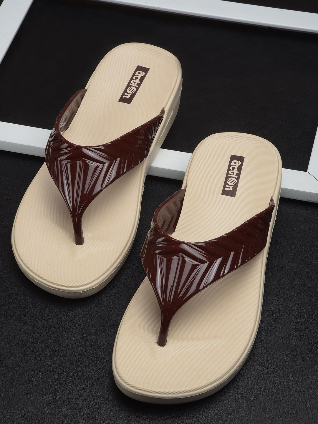 

Action Women Thong Flip-Flops, Beige
