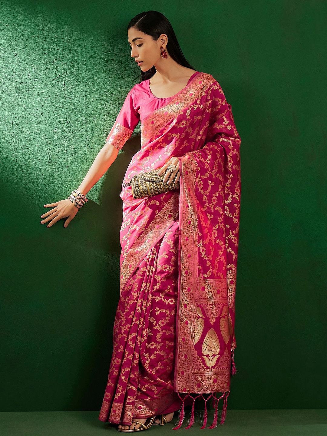 

Suha Woven Design Zari Art Silk Banarasi Saree, Pink