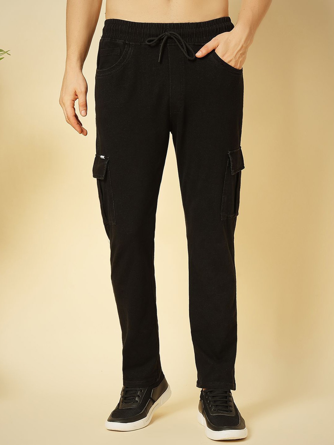 

ENSPYR Men Cotton Mid Rise Track Pants, Black