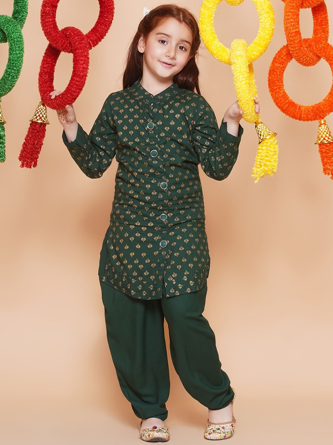 

BAESD Girls Floral Printed Regular Kurti with Patiala, Green