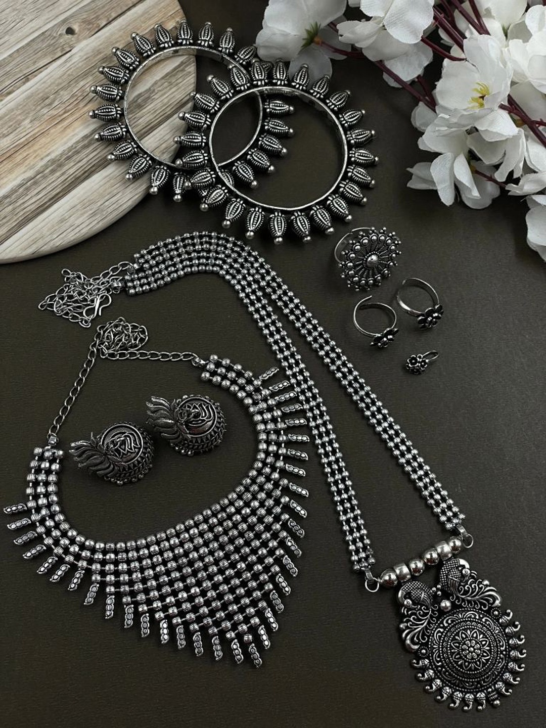 

NAMAN ARTS Silver Plated Oxidised Jewellery Set